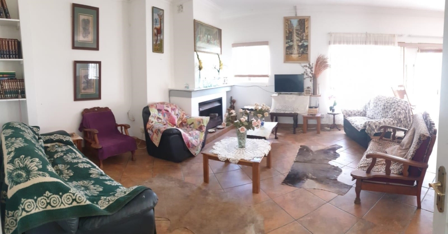 4 Bedroom Property for Sale in Humansdorp Eastern Cape